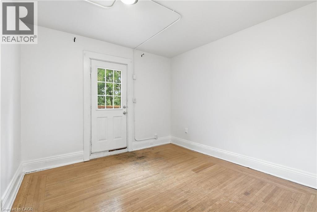 63 MELROSE Avenue S - 30