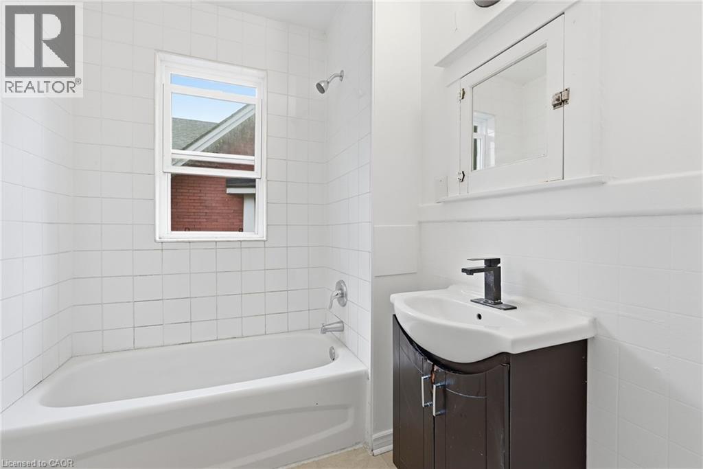 63 MELROSE Avenue S - Image 39