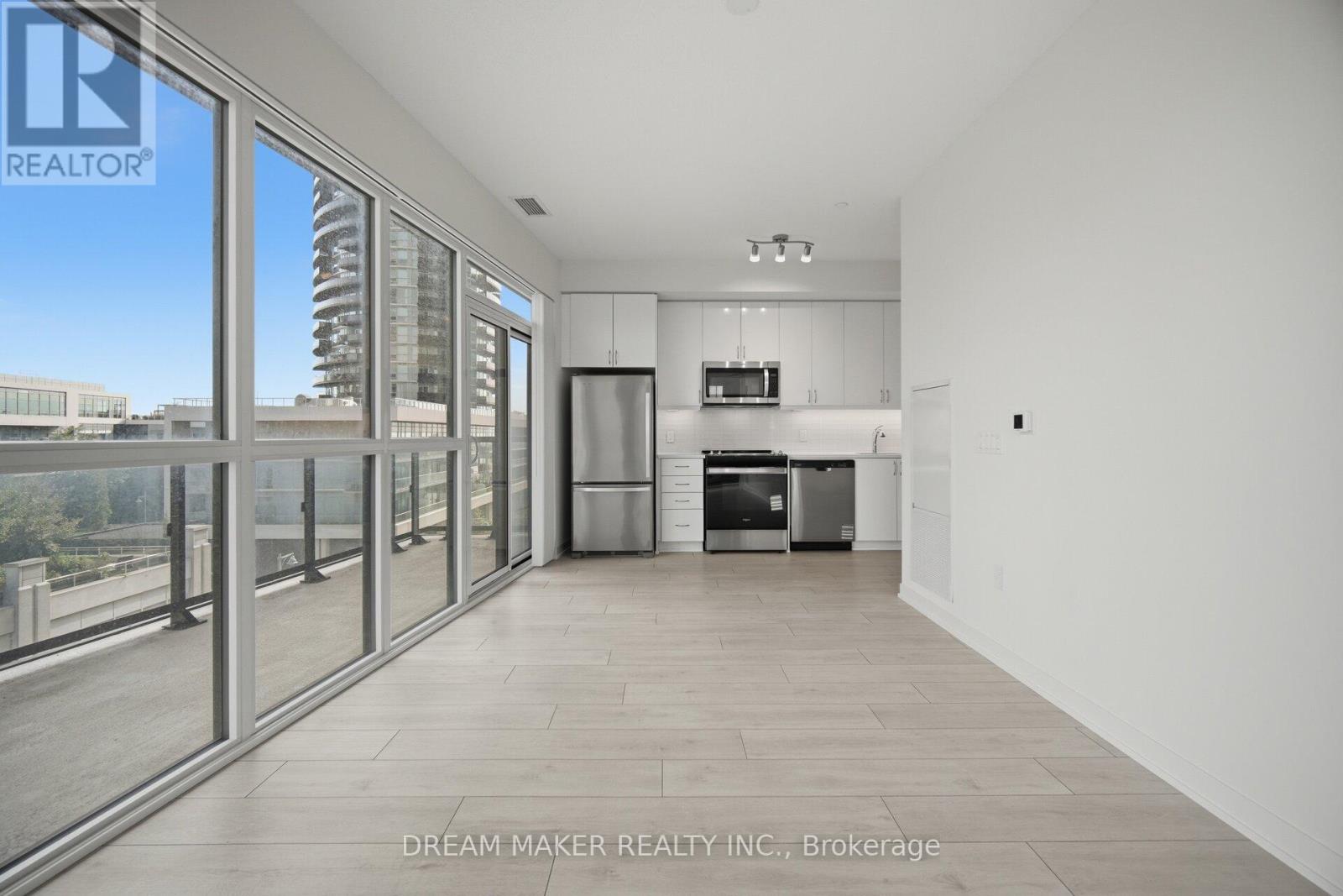 #511 38 ANNIE CRAIG DRIVE - 13