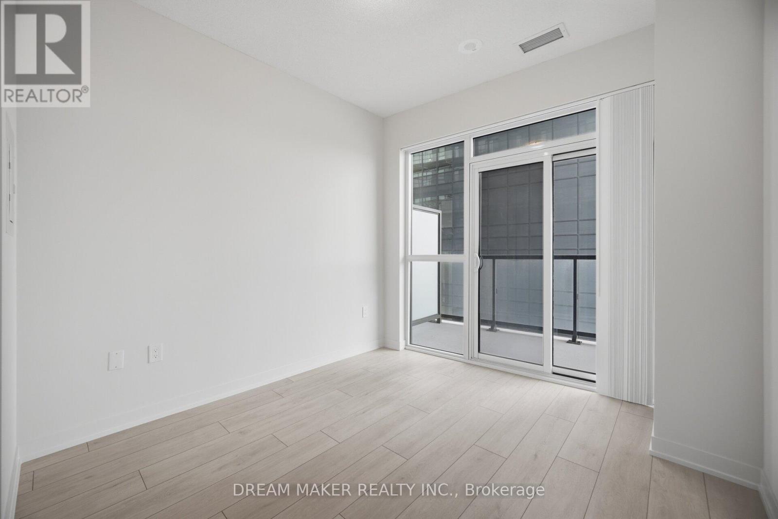 #511 38 ANNIE CRAIG DRIVE - 14