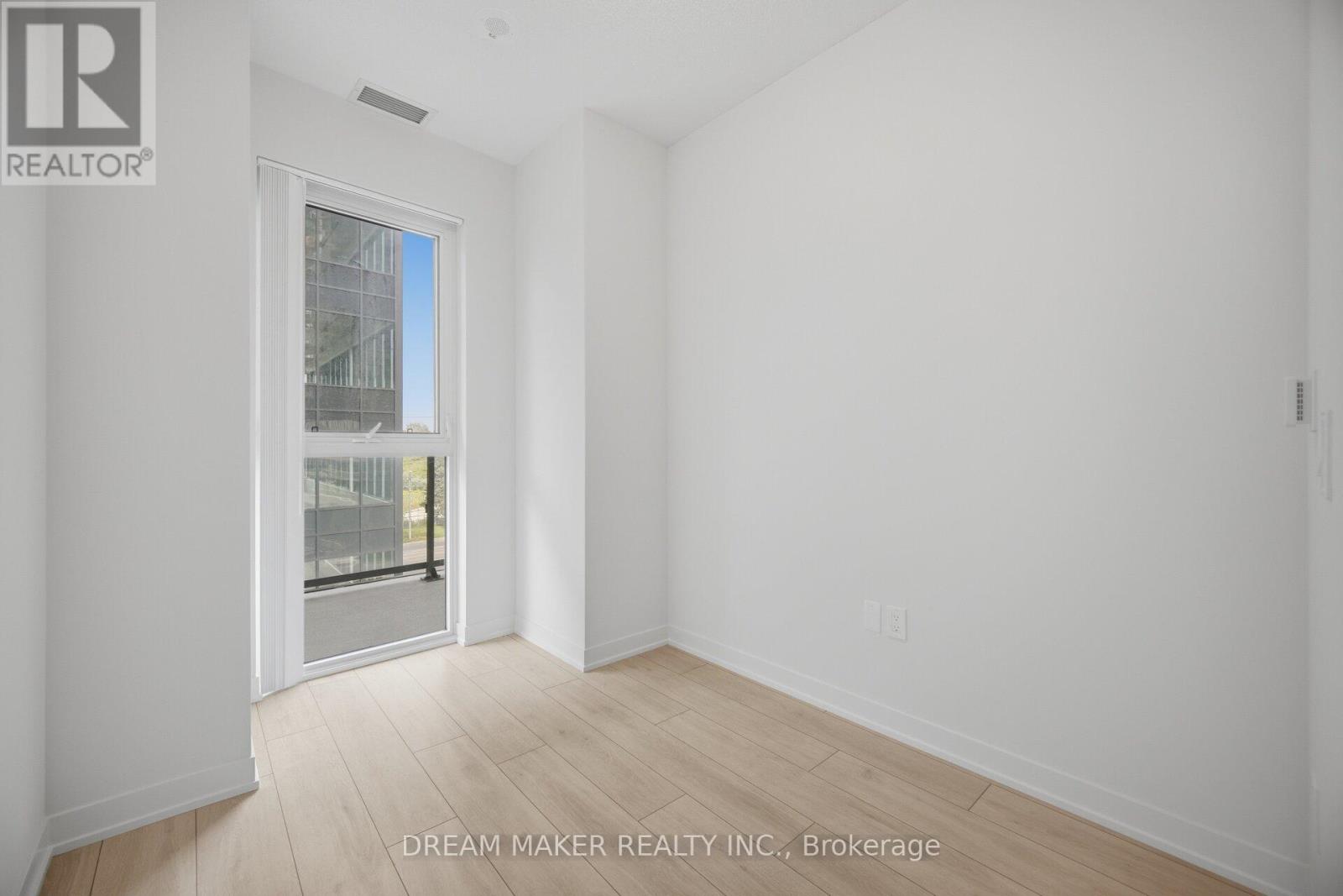 #511 38 ANNIE CRAIG DRIVE - 17