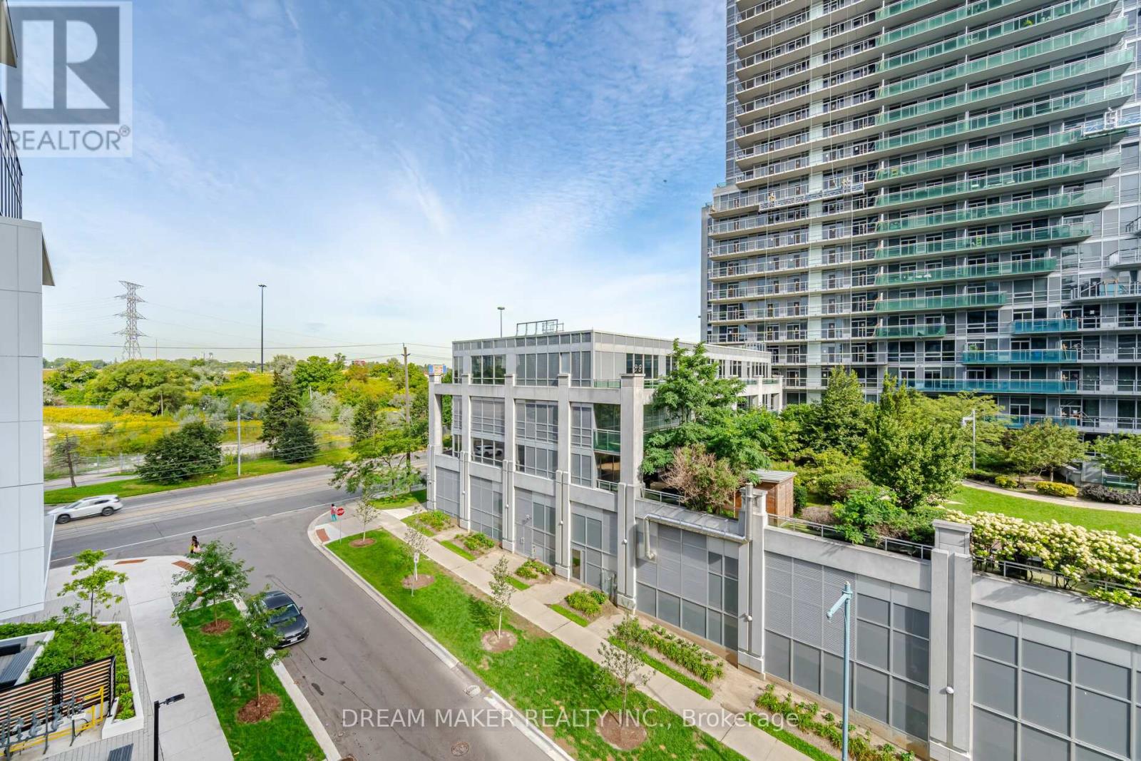 #511 38 ANNIE CRAIG DRIVE - 29