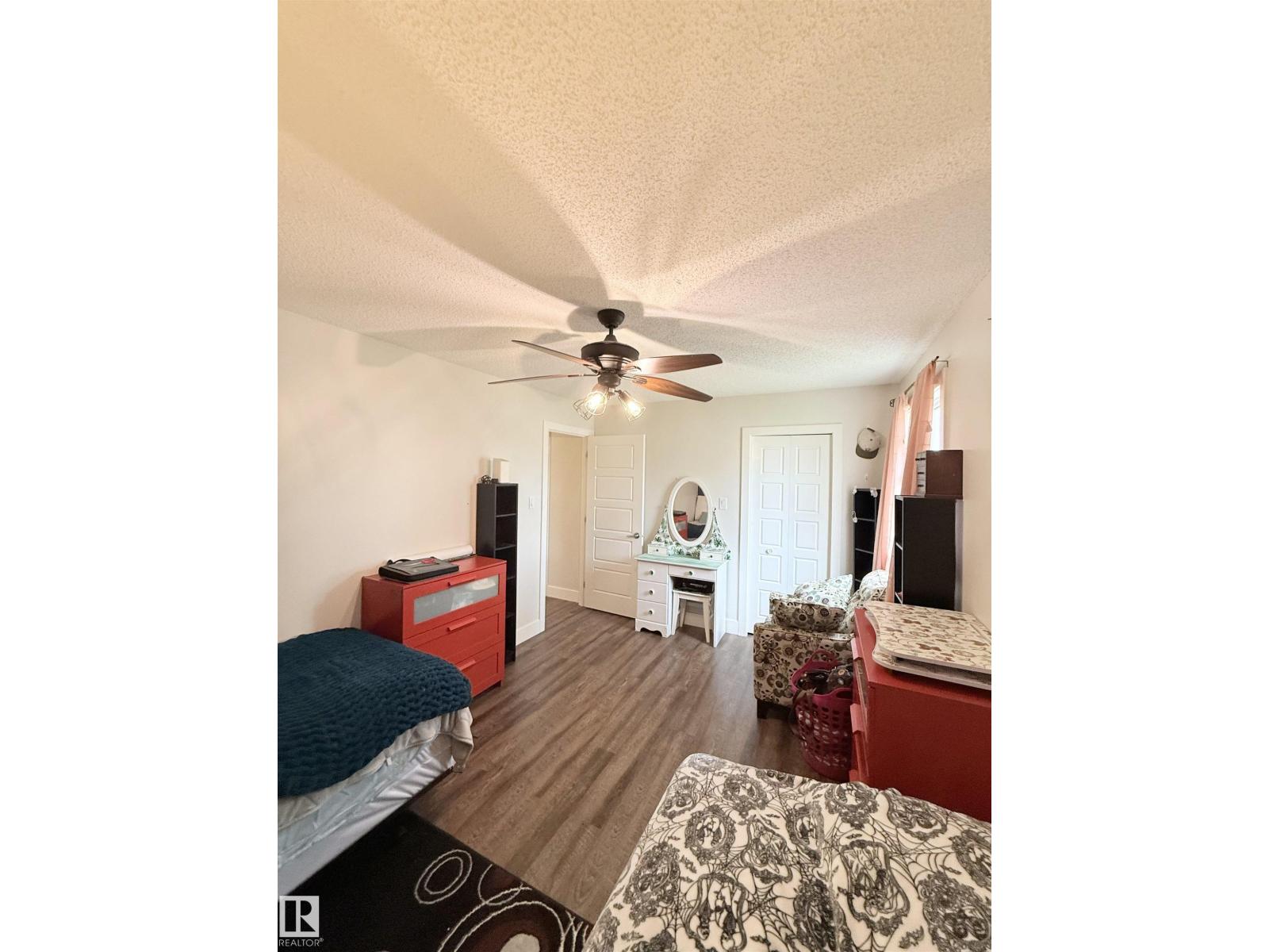 #89 2703 79 ST NW - 25