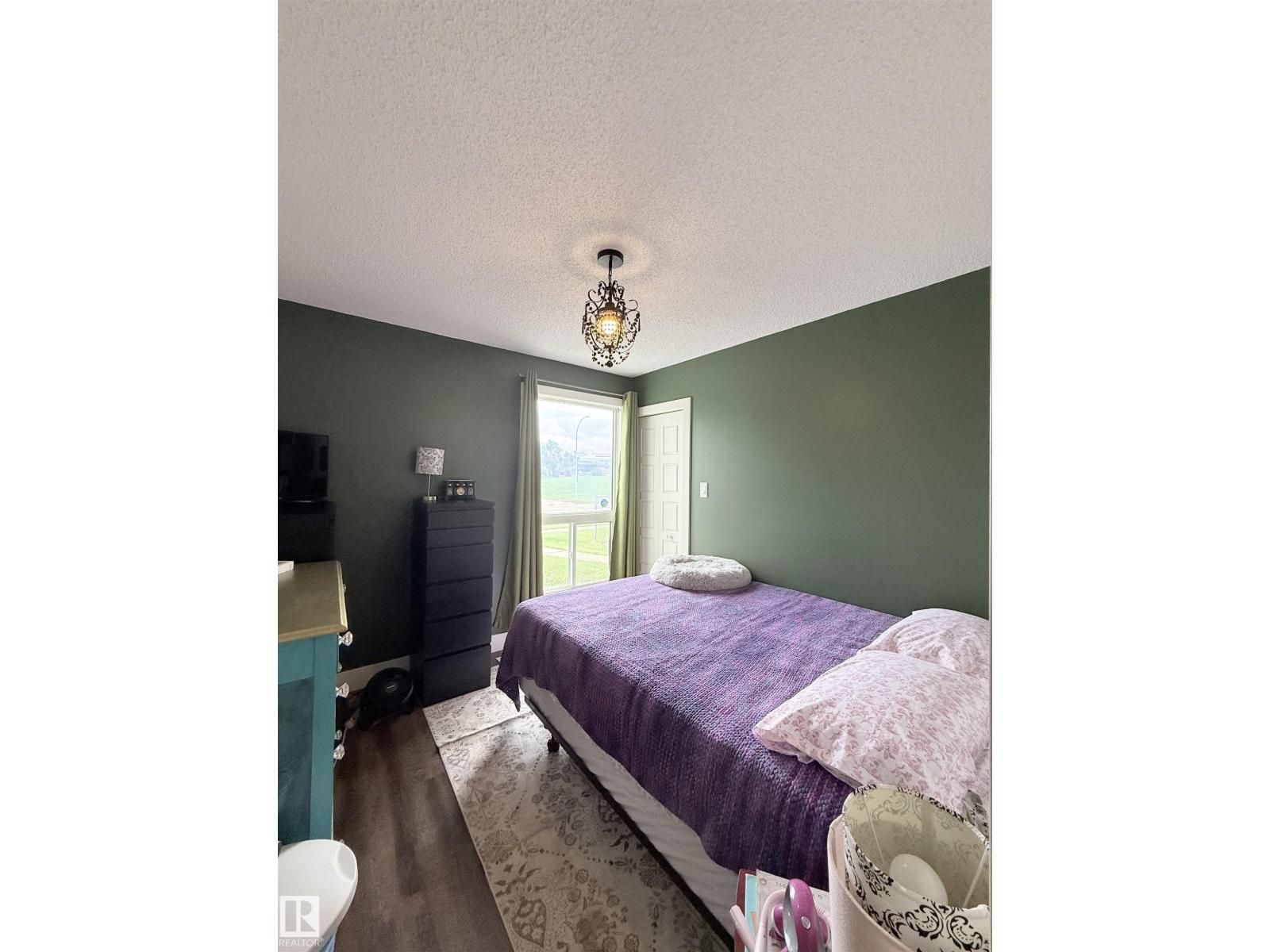 #89 2703 79 ST NW - 26