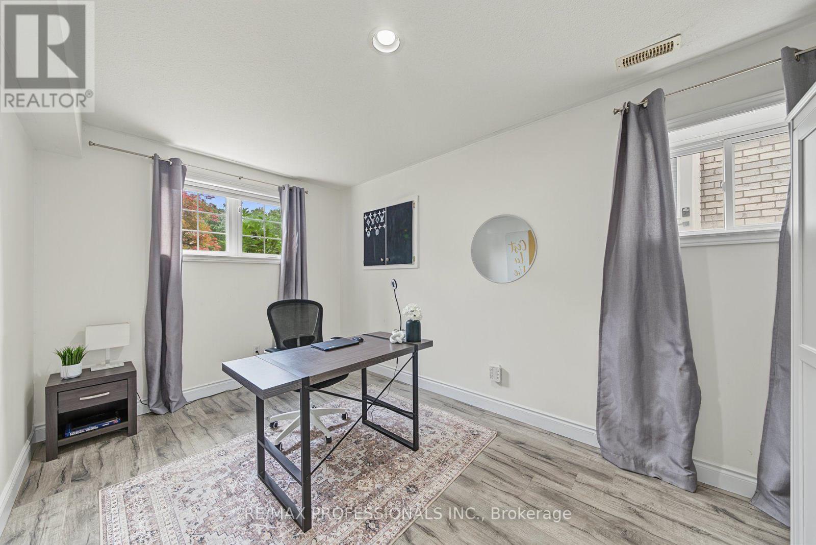 3 OLIVER COURT - 10
