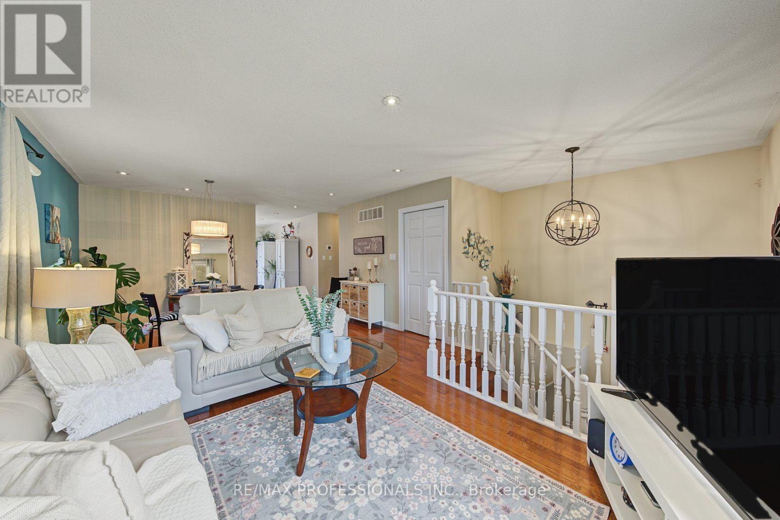 3 OLIVER COURT, Brantford — photo 2