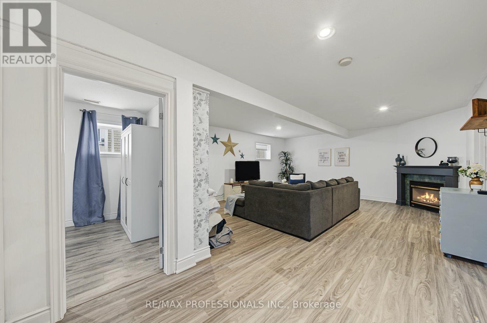 3 OLIVER COURT, Brantford — photo 9