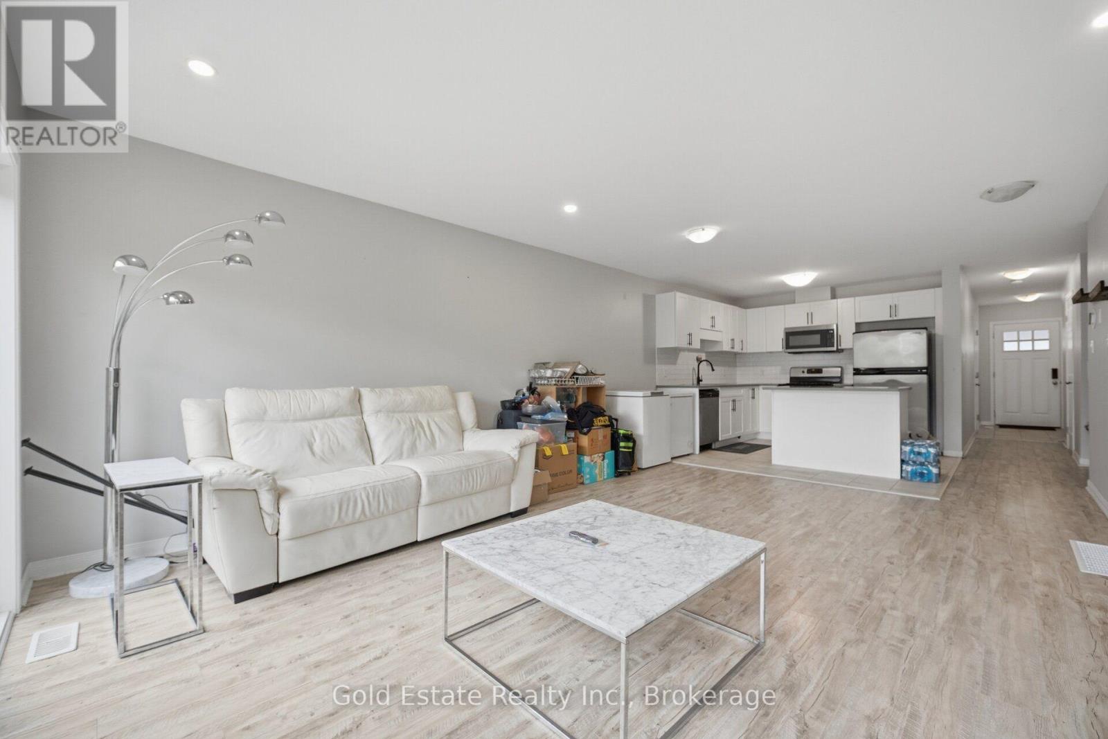 #86 135 HARDCASTLE DRIVE - 13