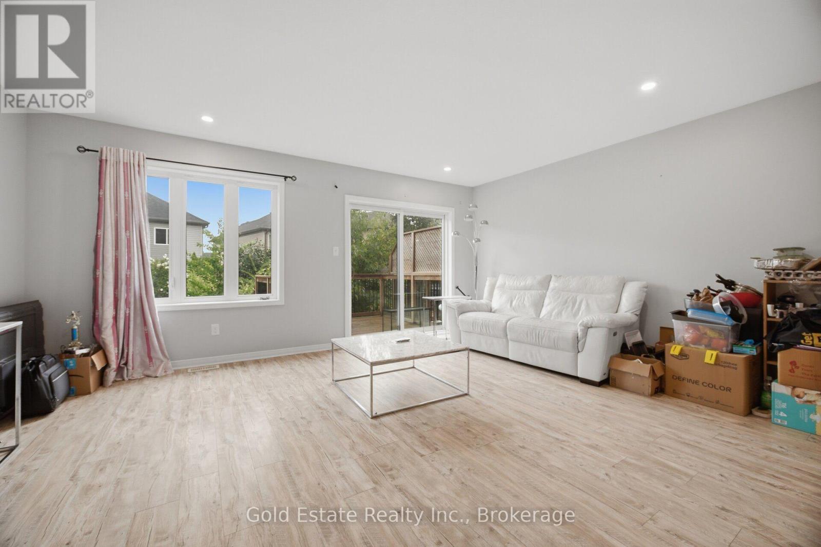 #86 135 HARDCASTLE DRIVE - 14