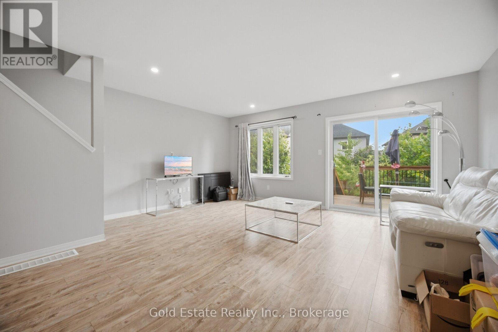 #86 135 HARDCASTLE DRIVE - 15