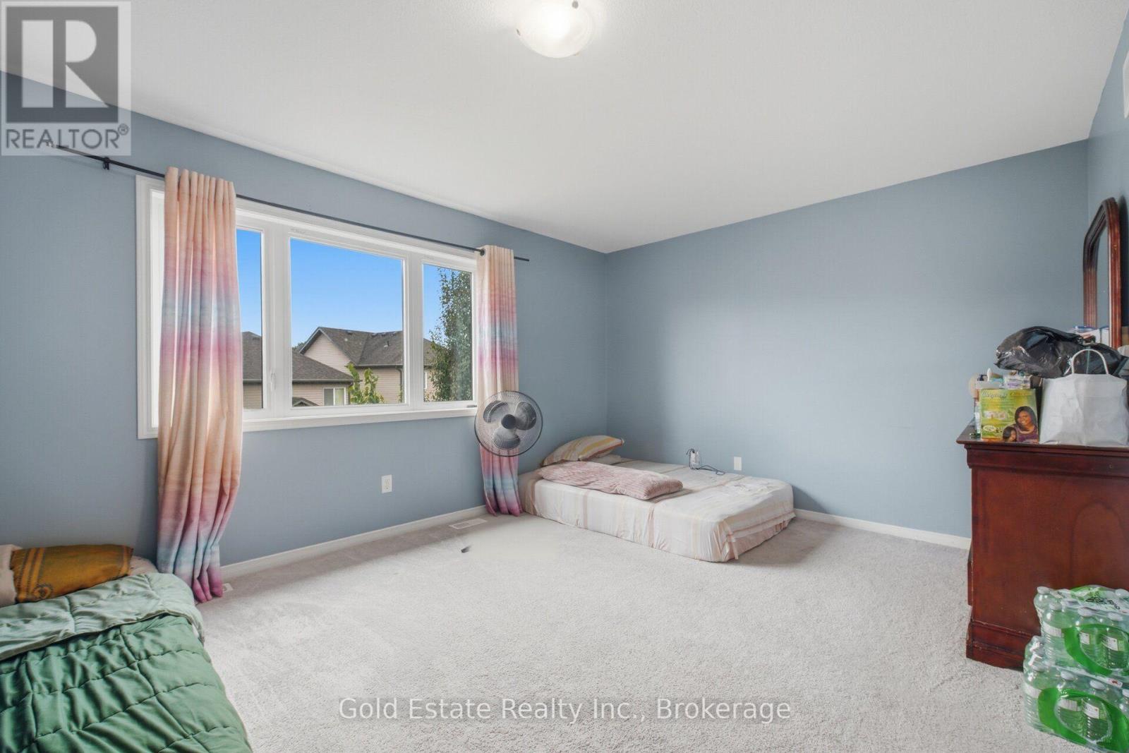 #86 135 HARDCASTLE DRIVE - 19
