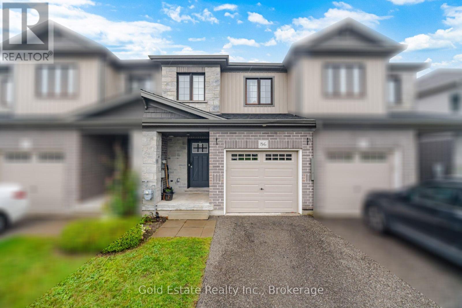 86 - 135 HARDCASTLE DRIVE — photo 2