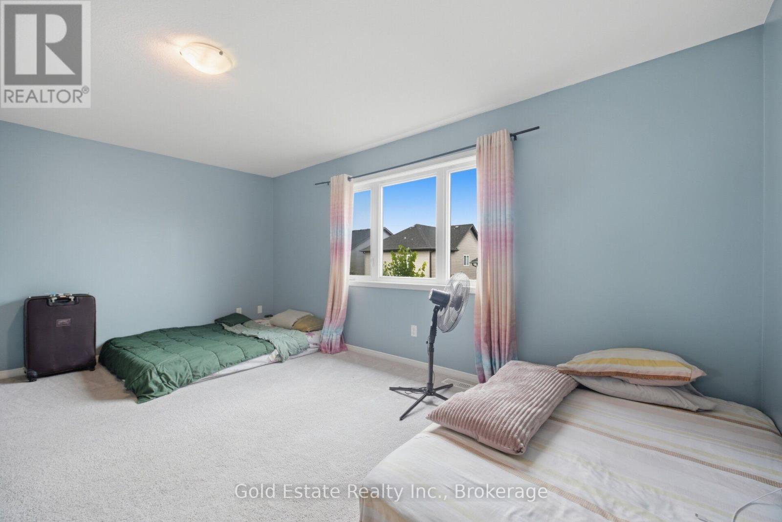 #86 135 HARDCASTLE DRIVE - 20