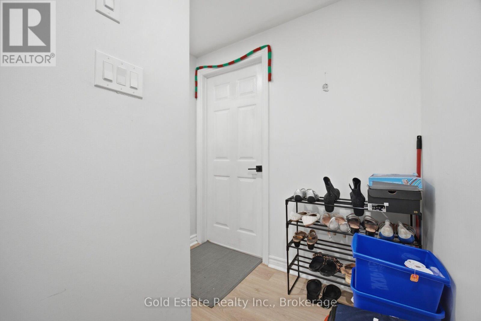 #86 135 HARDCASTLE DRIVE - 29