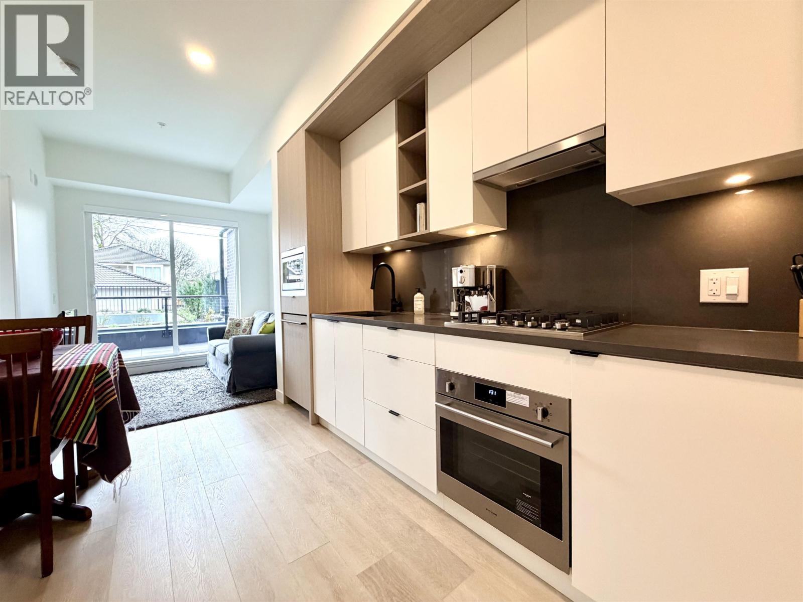 105 2268 E BROADWAY, Vancouver — photo 3