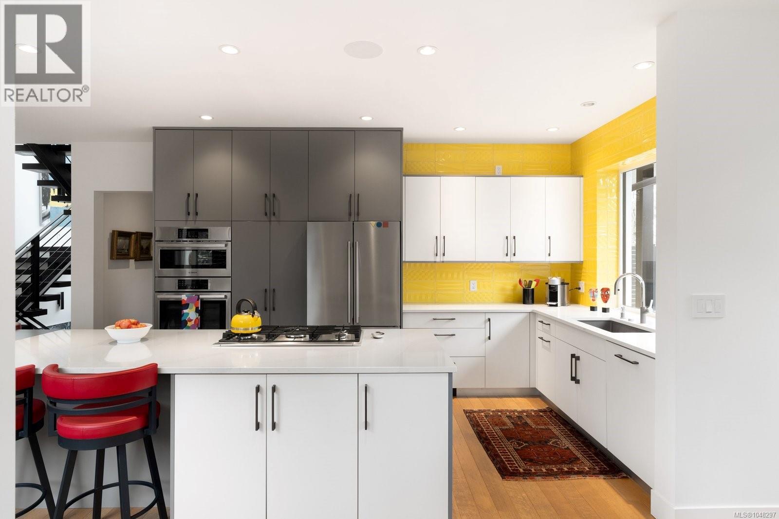 430 Luxton Ave - 21
