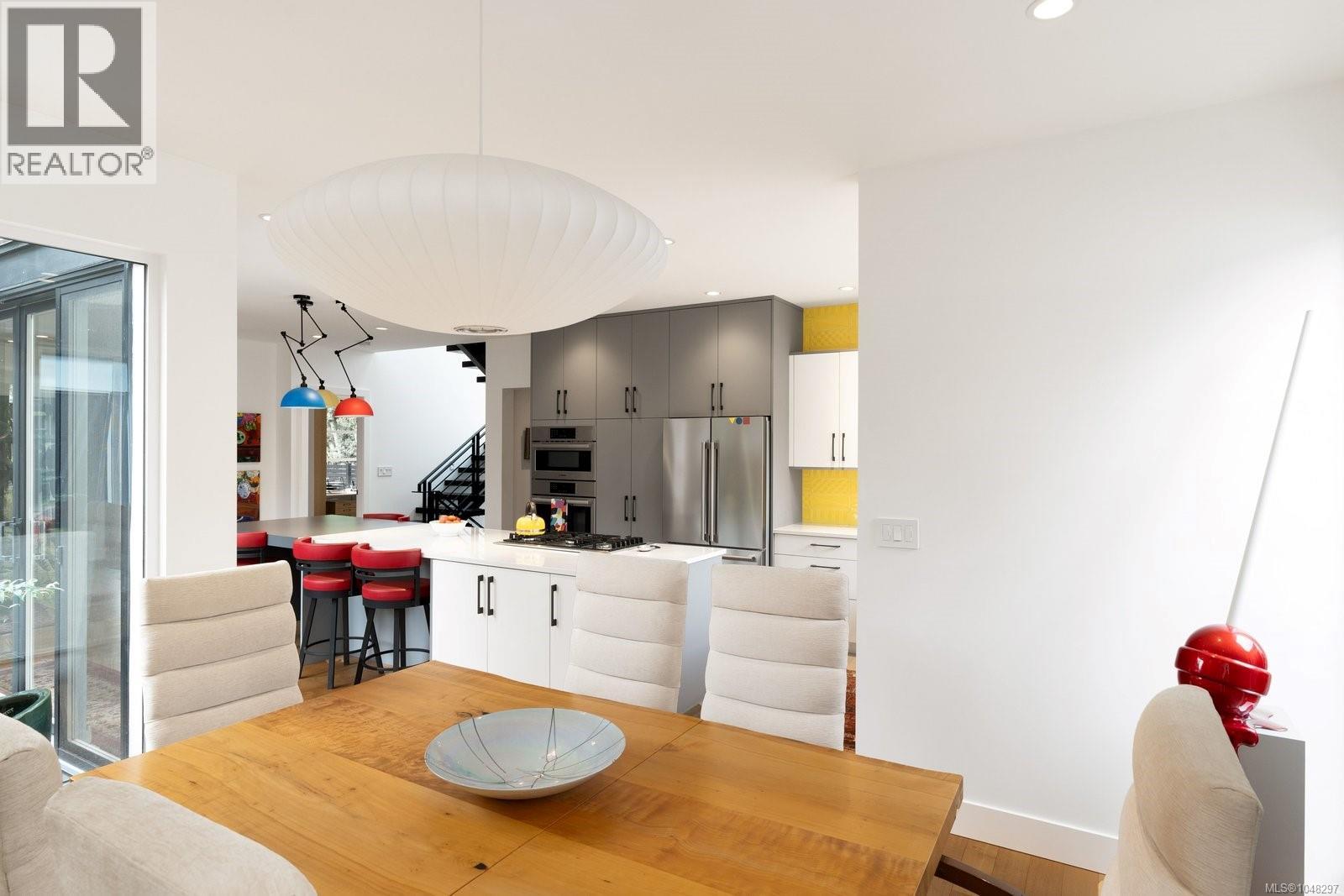 430 Luxton Ave - 23