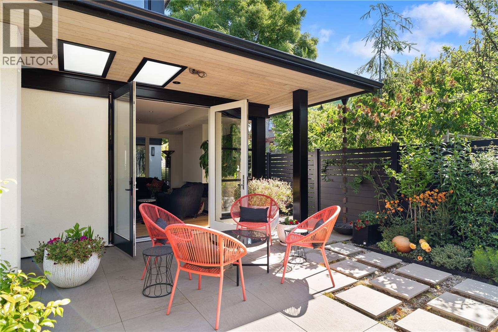 430 Luxton Ave - 3