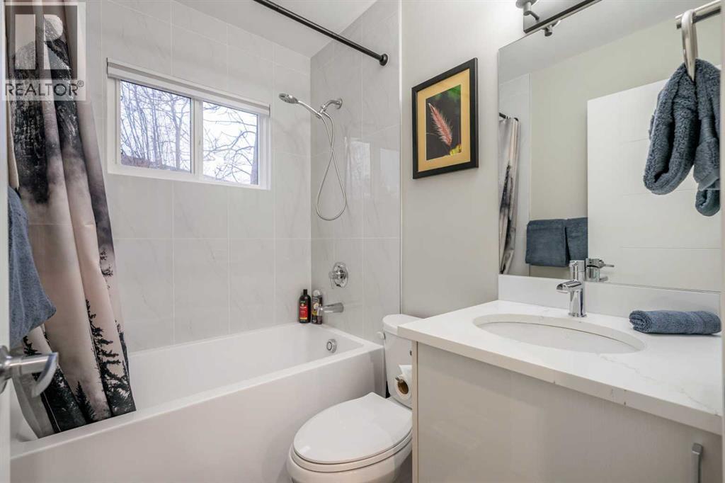 471 Northmount Drive NW - Image 12