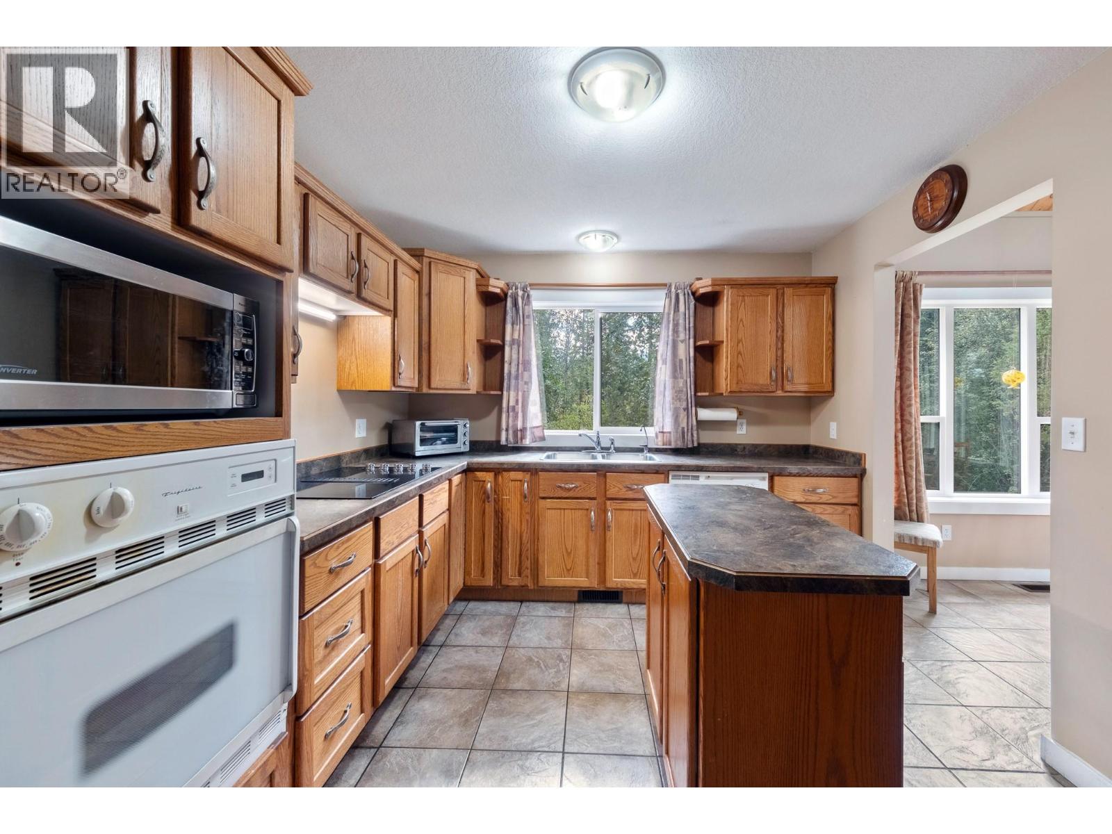 1249 Creighton Valley Road, Lumby