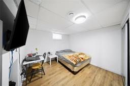 43 Marcus Place, Winnipeg, MB R2C4C8 Photo 13