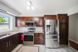 43 Marcus Place, Winnipeg, MB R2C4C8 Photo 32