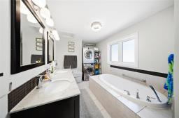 43 Marcus Place, Winnipeg, MB R2C4C8 Photo 19