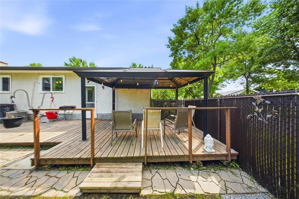 43 Marcus Place, Winnipeg, Manitoba, R2C4C8, Winnipeg, Manitoba — photo 5 of 5