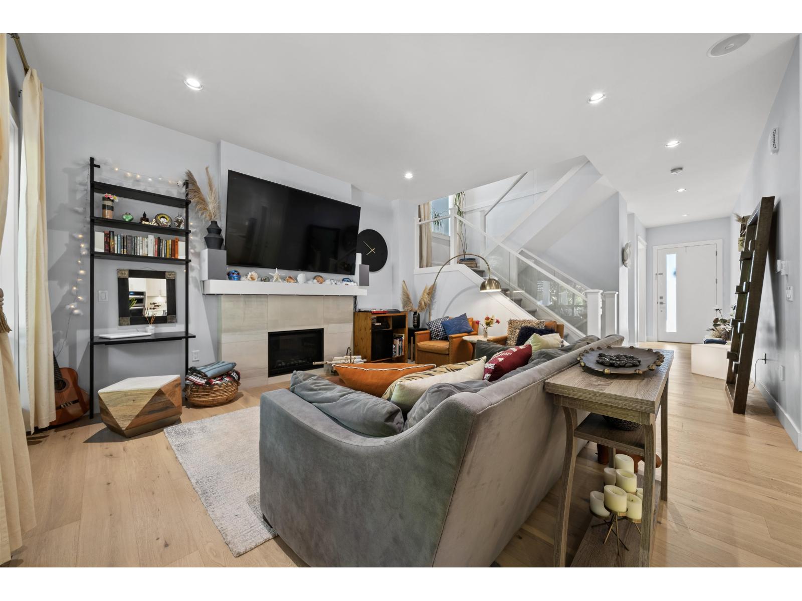 16735 17A AVENUE, Surrey