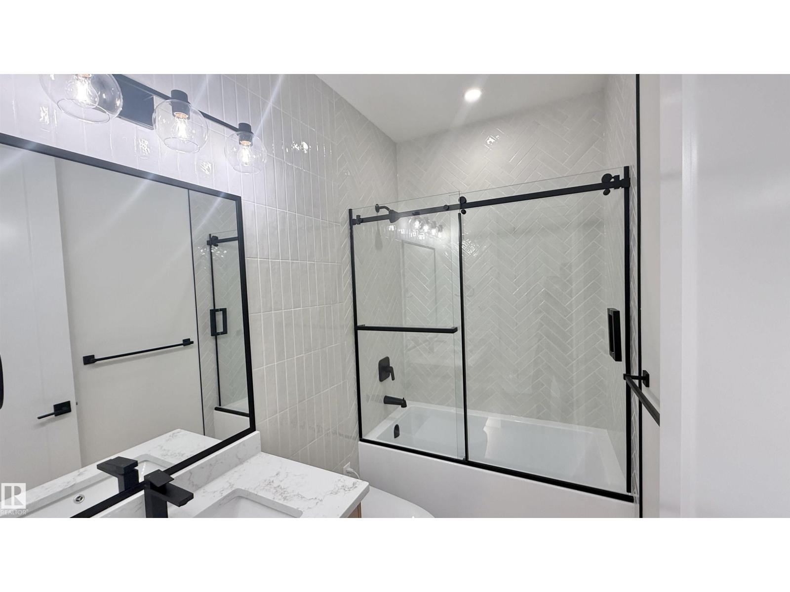 11712 122 ST NW - 22