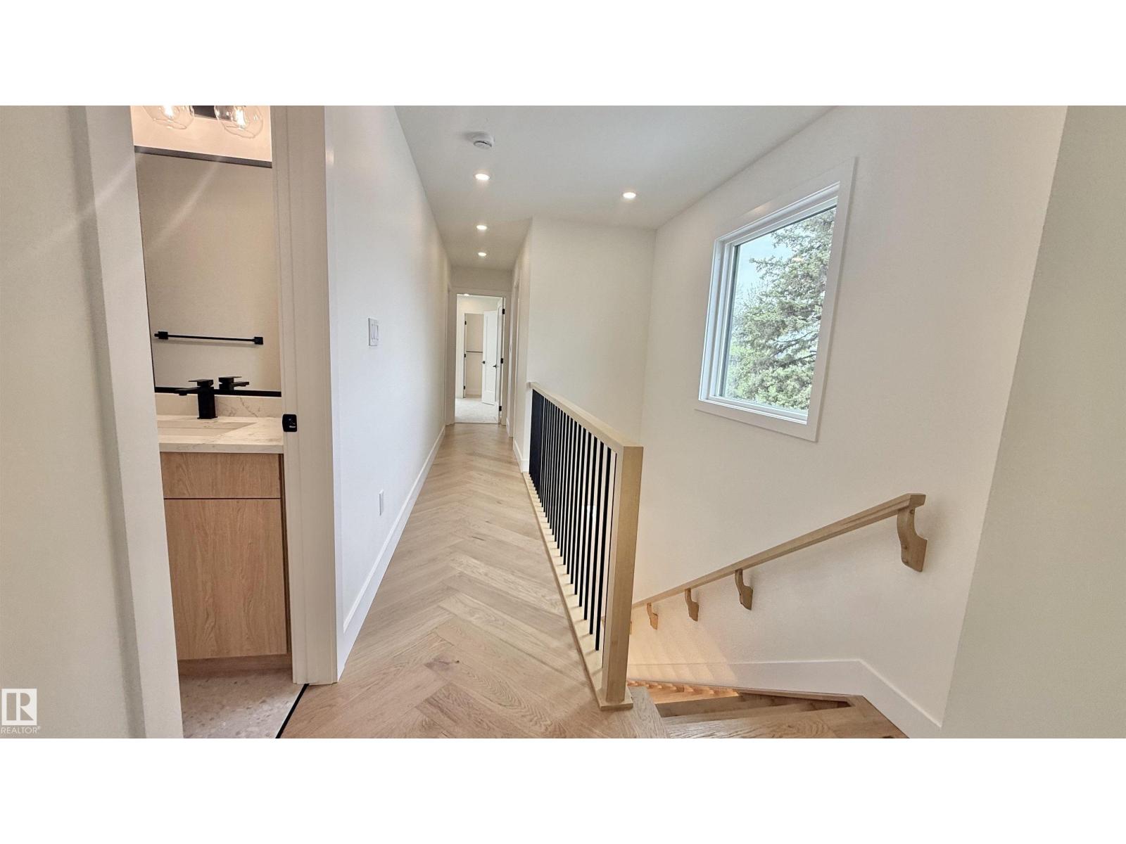 11712 122 ST NW - 24