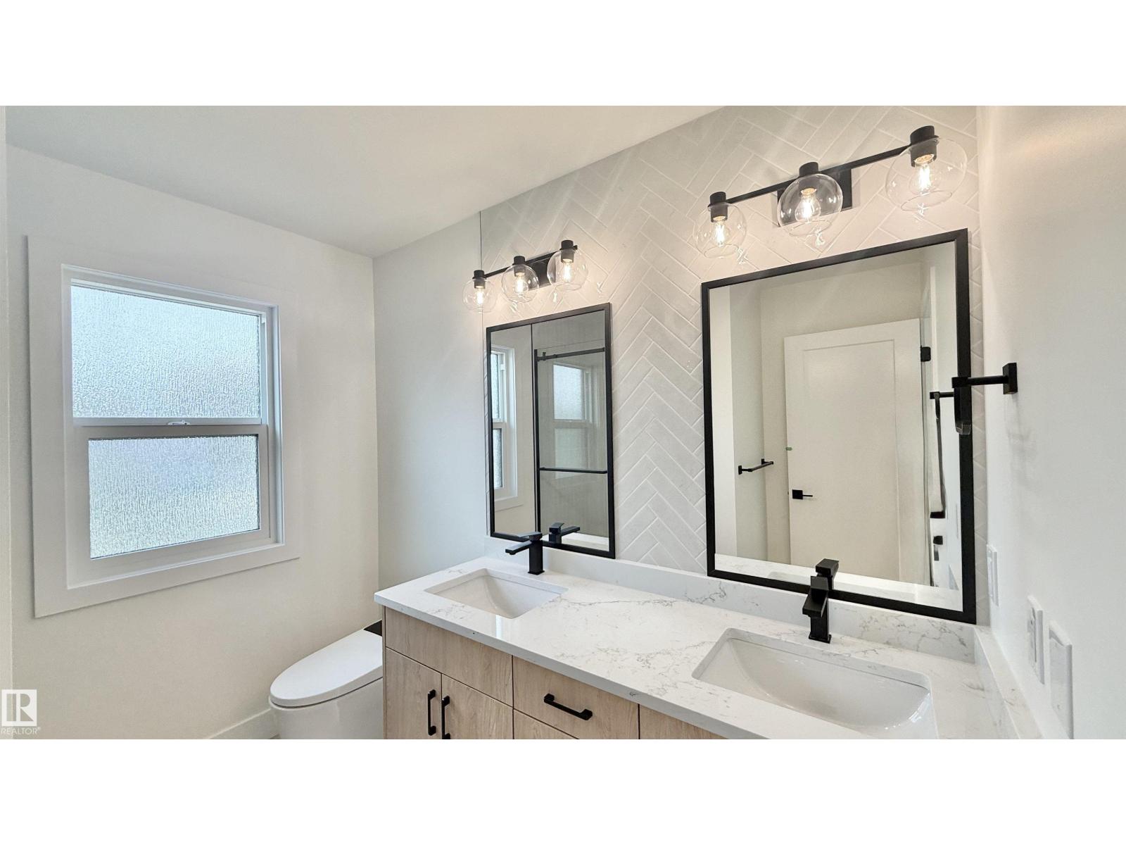 11712 122 ST NW - 30