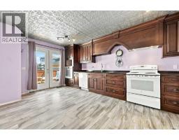 4pc Bathroom - 100 Coventry Road Ne, Calgary, AB T3K5T4 Photo 11