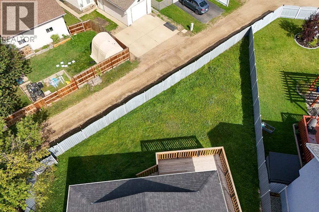 Listing photo – 6130 52 Street Close, Ponoka