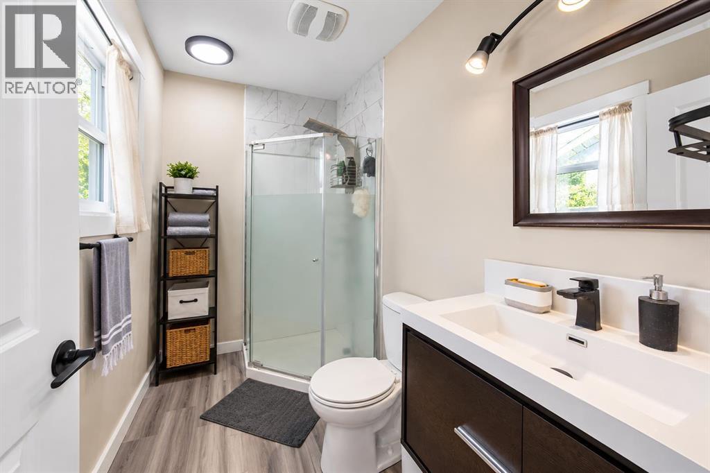 Listing photo – 6130 52 Street Close, Ponoka