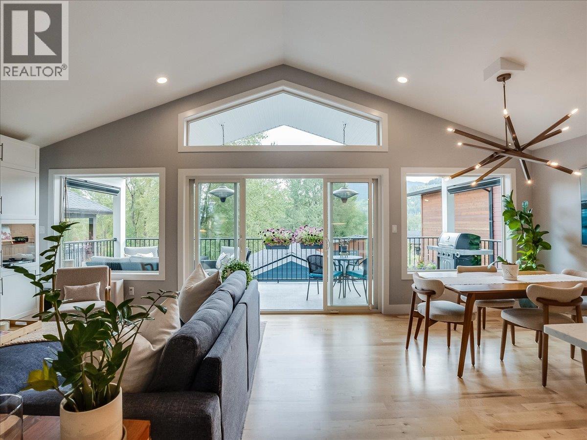 770 Redstone Drive - 8