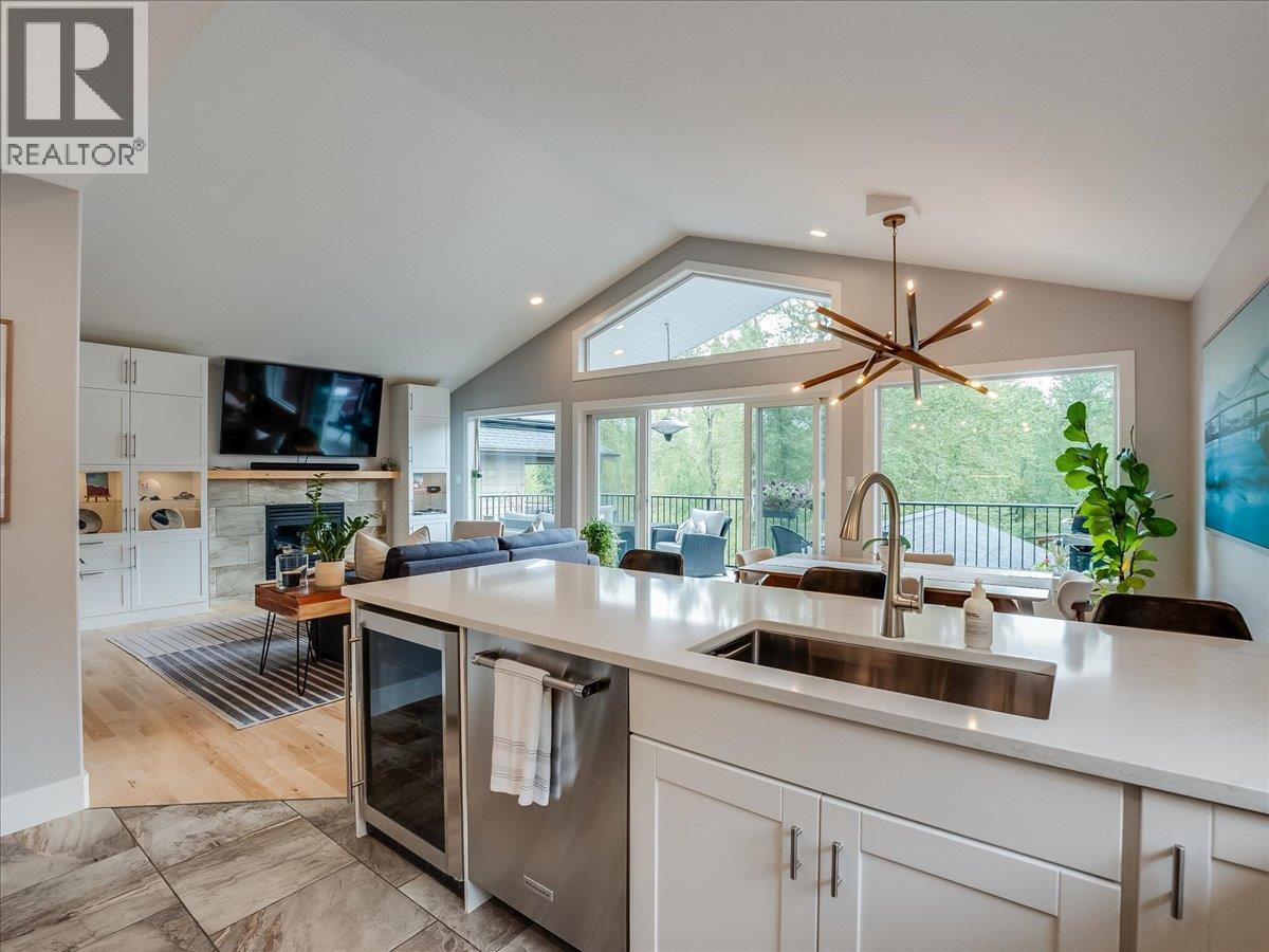 770 Redstone Drive - 5