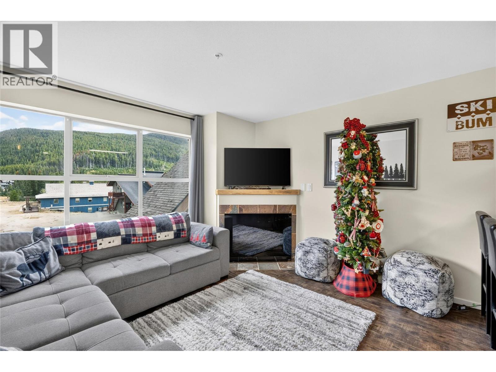 #209/210 300 Strayhorse Road - 6
