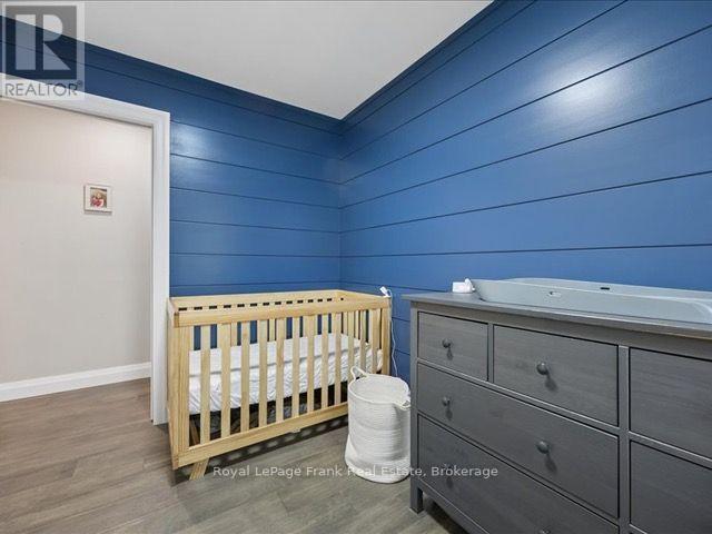 11 MAPLE STREET N - Image 20
