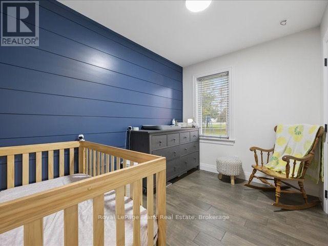 11 MAPLE STREET N - Image 19