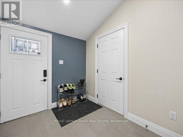 11 MAPLE STREET N - 23