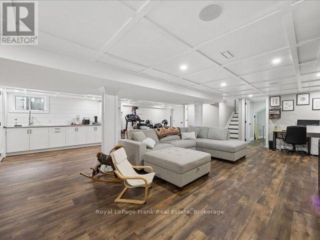11 MAPLE STREET N - 27