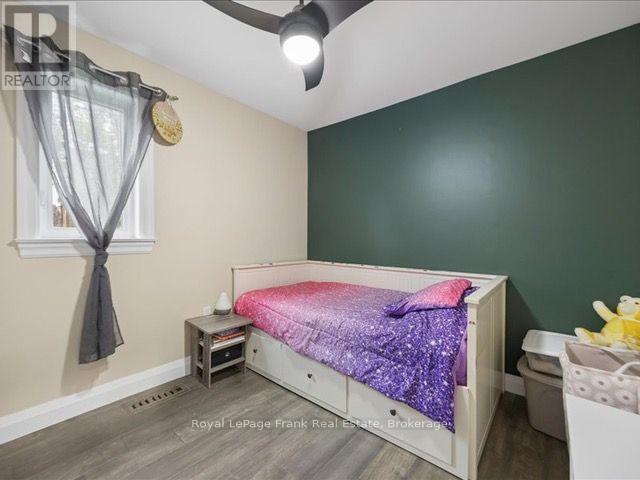 11 MAPLE STREET N - Image 21