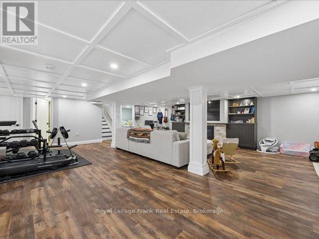11 MAPLE STREET N - Image 30
