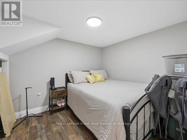 11 MAPLE STREET N - Image 34