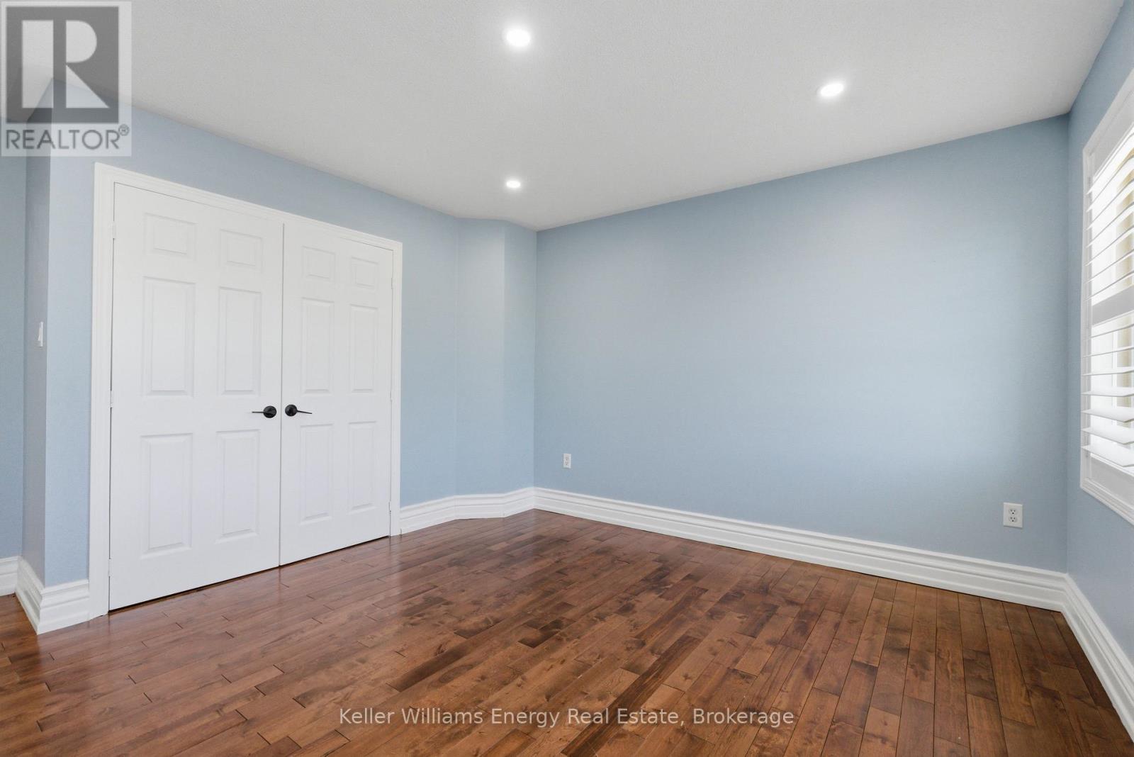 1633 GRANDVIEW STREET N - 26