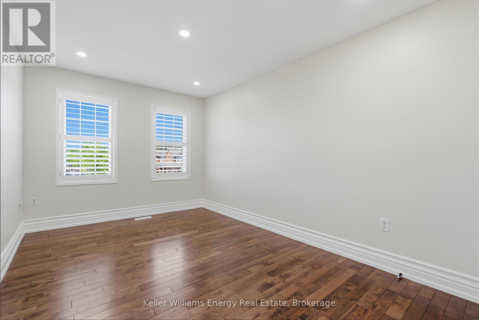 1633 GRANDVIEW STREET N - Image 29