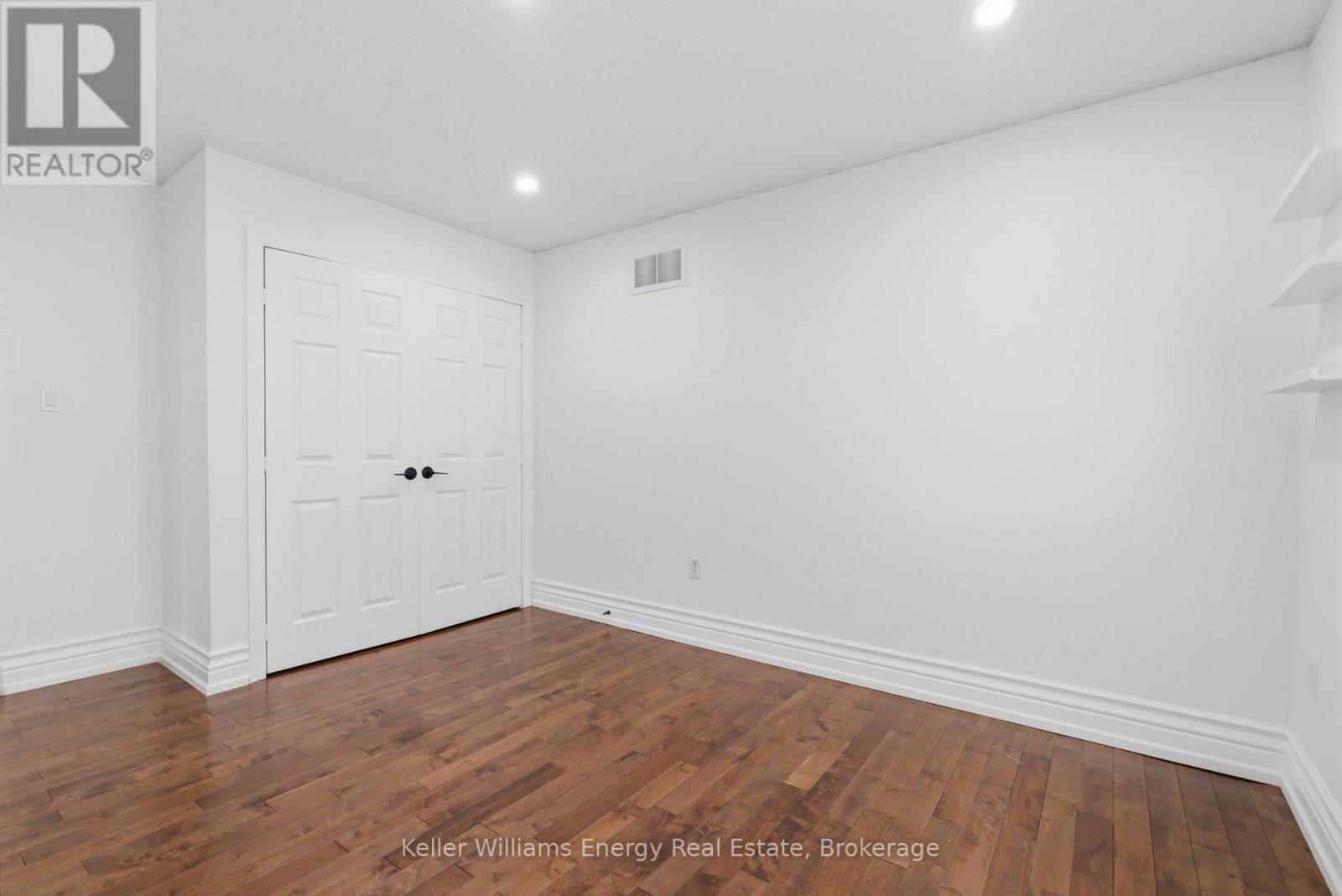 1633 GRANDVIEW STREET N - Image 33