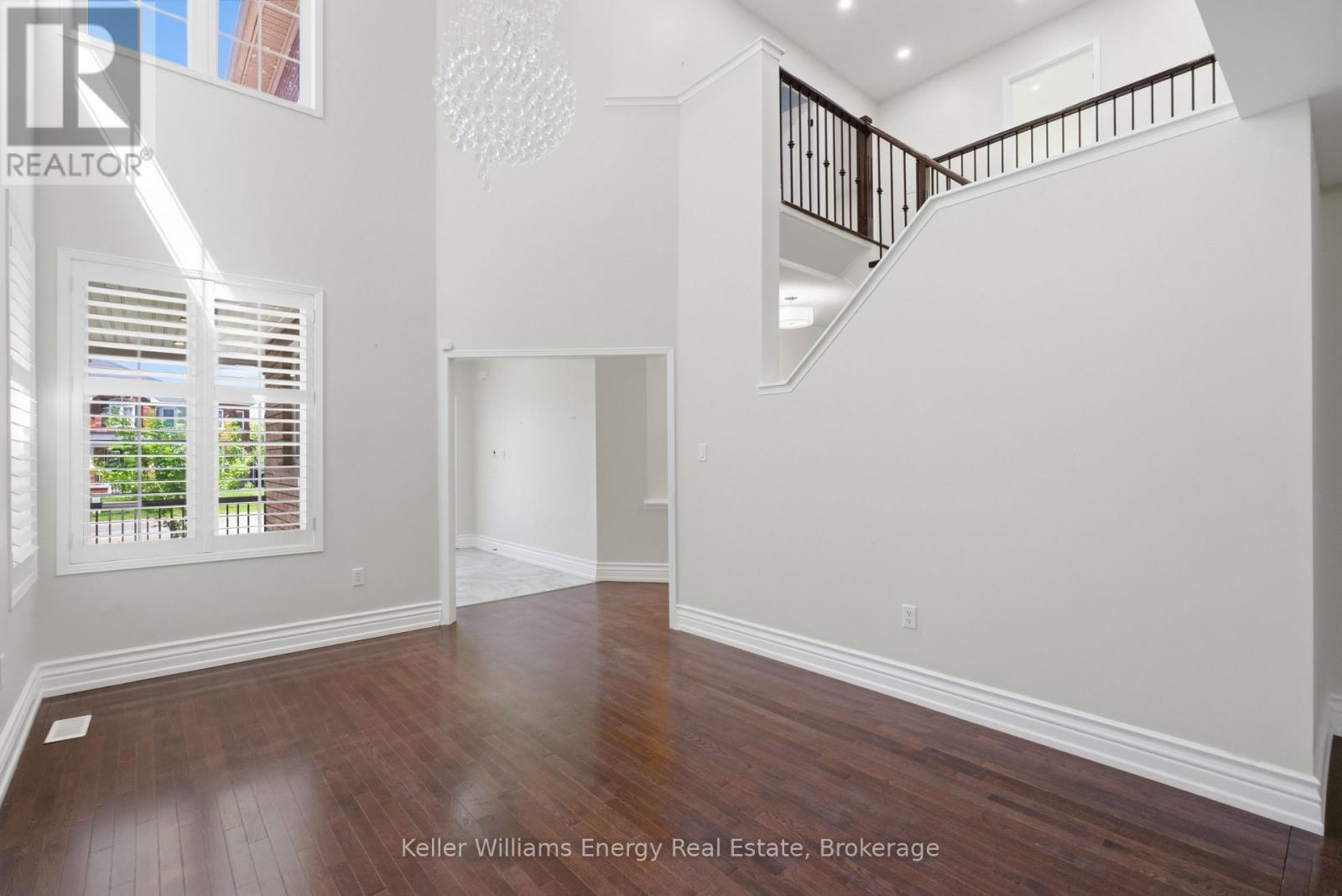 1633 GRANDVIEW STREET N - 4