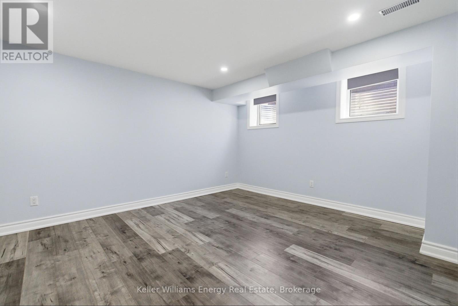 1633 GRANDVIEW STREET N - Image 41